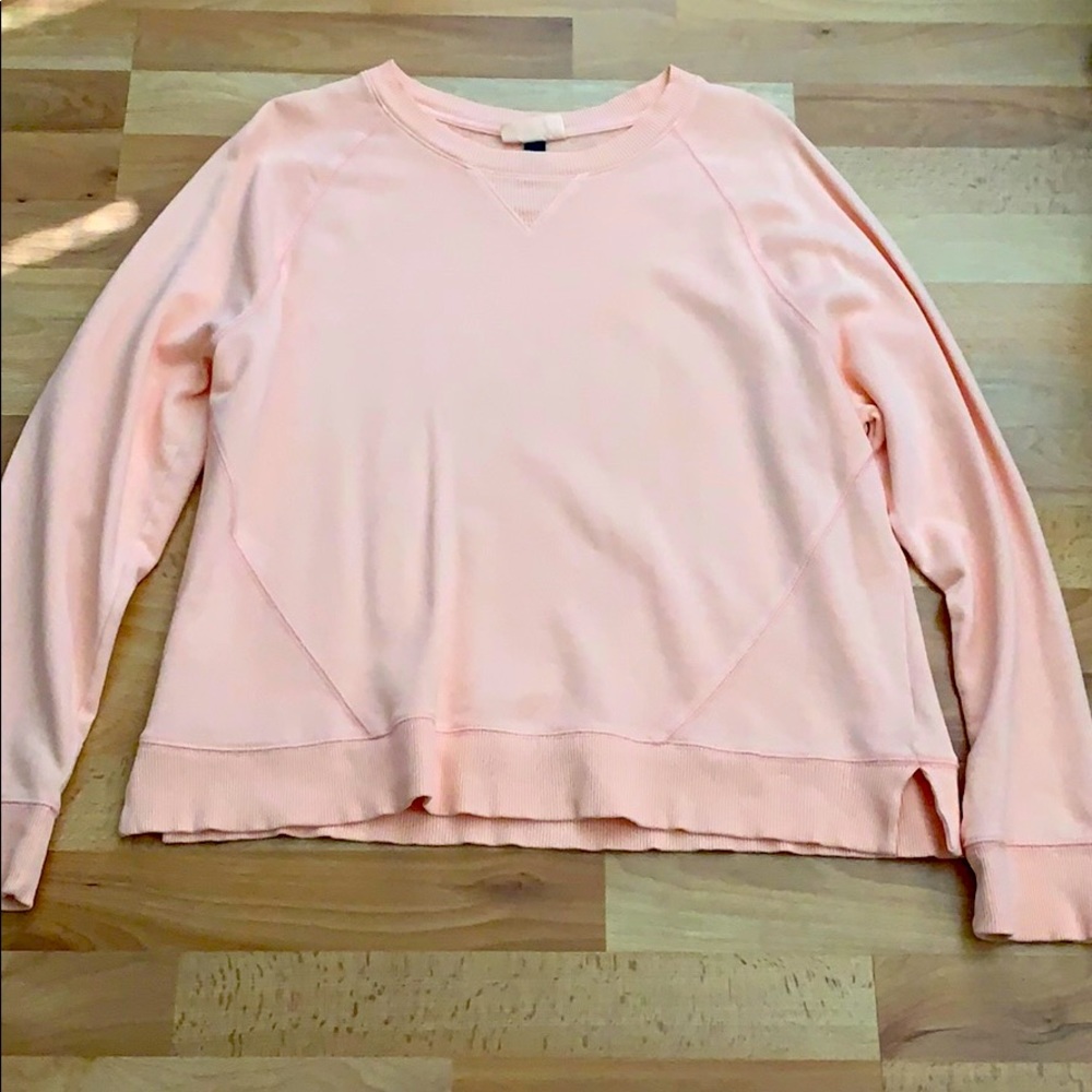 Flattering light sweatshirt
